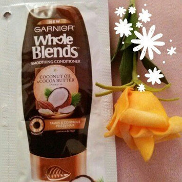 Photo of Garnier Whole Blends Coconut Oil & Cocoa Butter Extracts Smoothing Conditioner uploaded by Yajaira H.