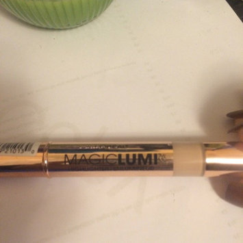 Photo of L'Oréal Paris MAGIC by Studio Secrets Magic Lumi Highlighting Concealer uploaded by Mari M.