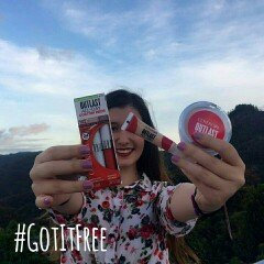 Photo of COVERGIRL Outlast All-Day Custom Reds Lipcolor uploaded by Gabriela A.