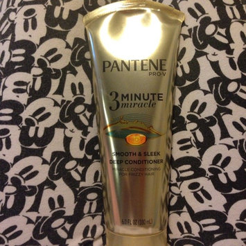 Photo of Pantene 3 Minute Miracle Smooth & Sleek Deep Conditioner uploaded by Alejandra P.