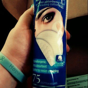 Photo of Q-tips Beauty Cotton Rounds uploaded by Tessa C.