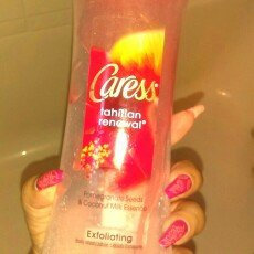 Photo of Caress® Tahitian Renewal™ Exfoliating Pomegranate Body Wash uploaded by Kay L.