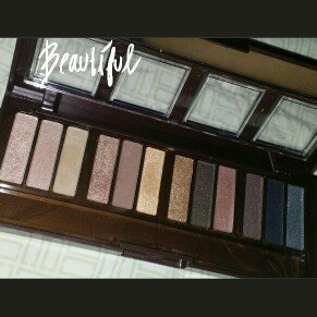 Photo of CITY COLOR Barely Exposed Eye Shadow Palette Day/Night uploaded by Merady R.