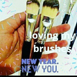 Photo of M.A.C Cosmetics 190 Foundation Brush uploaded by Amelia V.