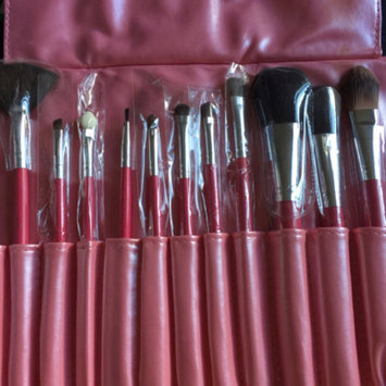 Photo of Essencell 12 Pieces Makeup Brush Set uploaded by Joseyka T.