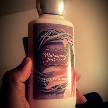 Photo of White Barn Peach Bellini Scented Candle uploaded by Luis C.
