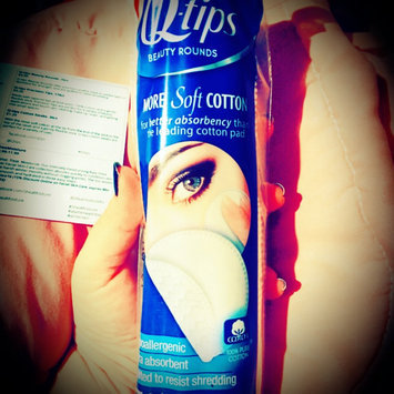 Photo of Q-tips Beauty Cotton Rounds uploaded by Emmy W.