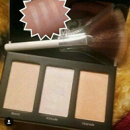 Photo of PUR Cosmetics Elevation Perfecting Highlighter Palette uploaded by Kimberly M.