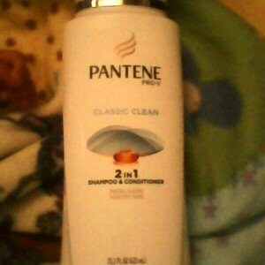 Photo of Pantene Pro-V Classic Clean Shampoo uploaded by maria R.