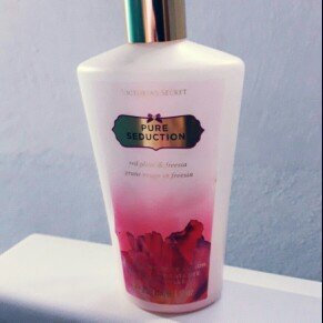 Photo of Victoria's Secret Pure Seduction Hydrating Body Lotion uploaded by Melina S.