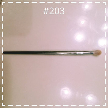 Photo of Real Techniques Bold Metals 203 Tapered Shadow Brush uploaded by Farah M.