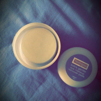 Photo of Neutrogena® Extra Gentle Eye Makeup Remover Pads uploaded by hayley T.