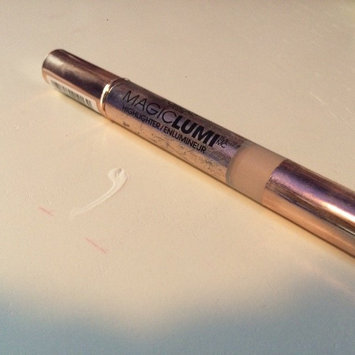 Photo of L'Oréal Paris MAGIC by Studio Secrets Magic Lumi Highlighting Concealer uploaded by Chloe W.