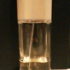 Photo of Estée Lauder White Linen Eau de Parfum Spray uploaded by Deborah B.