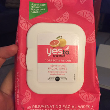 Photo of Yes To Grapefruit Facial Wipes Correct & Repair Towelettes uploaded by Shannon A.