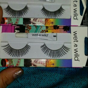 Photo of wet n wild Shredding the Fringe False Lashes uploaded by Xochitl G.