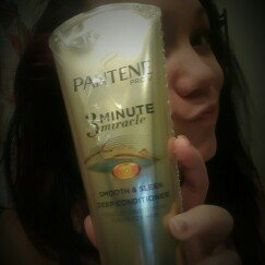 Photo of Pantene 3 Minute Miracle Smooth & Sleek Deep Conditioner uploaded by Angelina S.