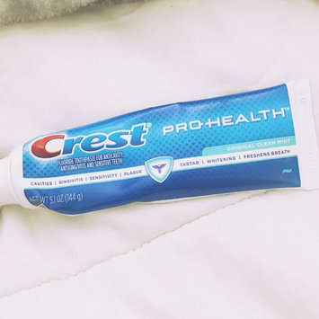 Photo of Crest Pro-Health Whitening Fresh Clean Mint Toothpaste uploaded by Jasmine T.