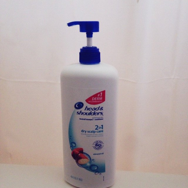 Head & Shoulders Dry Scalp Care With Almond Oil Anti-Dandruff 2-In-1 Shampoo + Conditioner