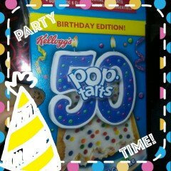 Photo of Kellogg's Pop-Tarts Frosted Cookies & Cream Toaster Pastries uploaded by Simona C.