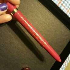 Photo of L'Oréal Paris Colour Riche® La Lacque Lip Pen uploaded by Jennifer B.