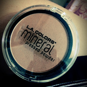 Photo of L.A. Colors Mineral Pressed Powder uploaded by Maria V.