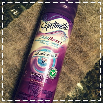 Photo of Skintimate® Skin Therapy Dry Skin Moisturizing Shave Gel 2-7 oz. Aerosol Cans with Bonus Schick Hydro Silk Razor uploaded by Stéphanie S.