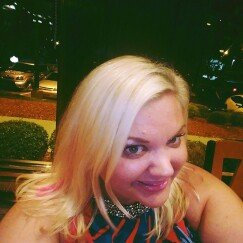 Photo of Redken Blonde Glam Color Enhancer For Perfect Platinum Conditioning Treatment uploaded by Sara S.