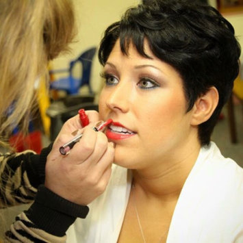 Photo of CHANEL Le Crayon Lèvres Precision Lip Definer uploaded by Jeanne H.