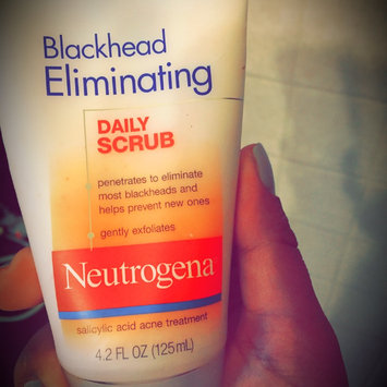 Photo of Neutrogena® Blackhead Eliminating Daily Scrub uploaded by Anais F.