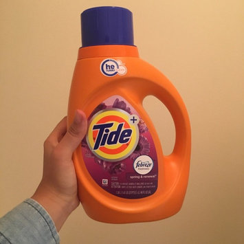 Photo of Tide Plus Febreze Freshness Liquid Laundry Detergent uploaded by Reira W.