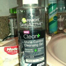 Photo of Garnier SkinActive Clean+ Shine Control Cleansing Gel uploaded by nina H.