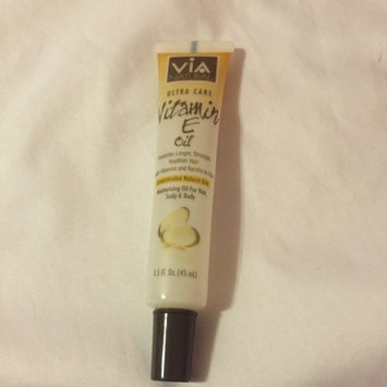 Photo of VIA Natural Ultra Care Vitamin E Oil Concentrated Natural Oil 1.5oz - Promotes Longer, Stronger, Healthier Hair, Adds Vitamins and Keratin To Hair - 6 Pack uploaded by Yakaira B.