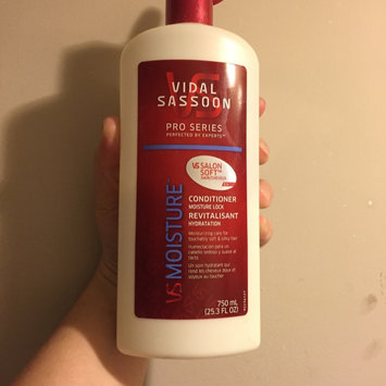 Photo of Vidal Sassoon Pro Series Pro Series Conditioner uploaded by Nicole c.