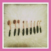 LetsBeeCool® 10 Pcs Soft Oval Toothbrush Makeup Brush Set uploaded by Jenny D.