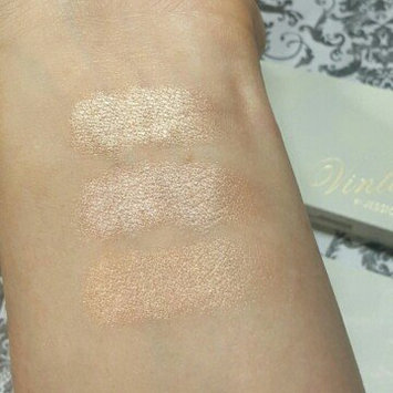 Photo of Jessica Liebeskind Illuminating Face Highlighter uploaded by Nicole J.