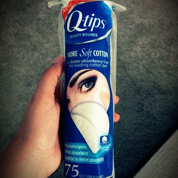 Photo of Q-tips Beauty Cotton Rounds uploaded by Livia M.