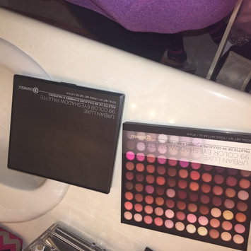 Photo of BH Cosmetics Urban Luxe - 99 Color Eyeshadow Palette uploaded by Amaya A.