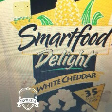 Photo of Smartfood® Delight® White Cheddar Cheese Popcorn uploaded by Mo Mommy Mo ..
