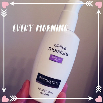 Photo of Neutrogena® Oil-Free Ultra-gentle Sensitive Skin Moisturizer uploaded by Tabbatha H.