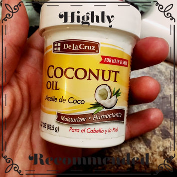 Photo of De La Cruz Products Inc De La Cruz Aceite De Coco Humectante Coconut 2.2 Ounce Jar uploaded by Paola R.