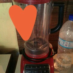 Photo of KitchenAid 5-Speed Diamond Blender- Watermelon KSB1575 uploaded by Miciela R.