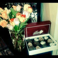 Photo of Bouquet of Fruits Valentine Chocolate Dipped Strawberries uploaded by Leslie M.