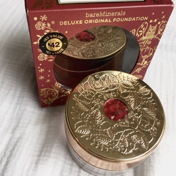 Photo of bareMinerals Deluxe Original Foundation Collector's Edition uploaded by Linda M.