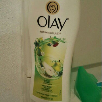 Photo of Olay Fresh Outlast Crisp Pear & Fuji Apple Body Wash uploaded by NICOLE H.