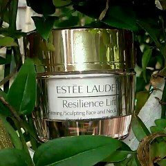 Photo of Estée Lauder Resilience Lift Firming/Sculpting Eye Creme uploaded by maria n.