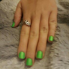 Photo of Salon Perfect Professional Nail Lacquer uploaded by August V.