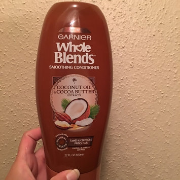 Photo of Garnier Whole Blends Coconut Oil & Cocoa Butter Extracts Smoothing Conditioner uploaded by Fernanda M.