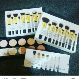 Photo of BH Cosmetics Sculpt and Blend 10 Piece Brush Set uploaded by Kassandra T.