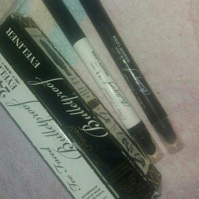 Photo of Too Faced Bulletproof 24 Hour Eyeliner uploaded by Jessica S.